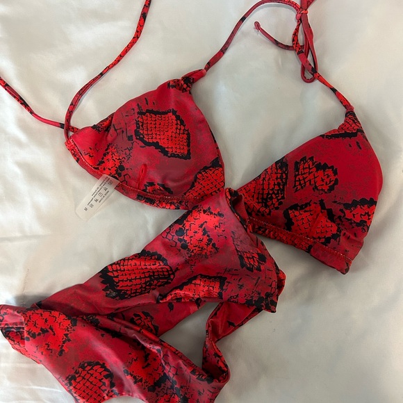 Red Bikini Set - Picture 3 of 4